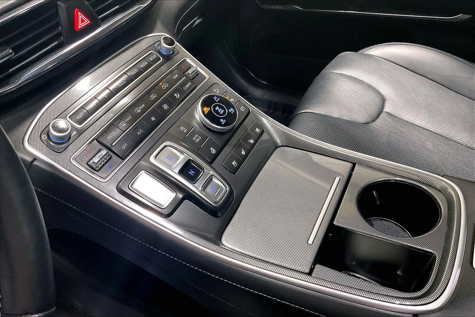2023 Hyundai Santa Fe Limited - Photo 17
