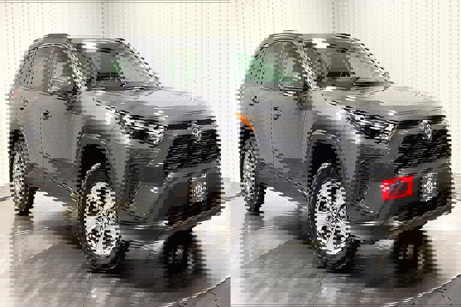 2025 Toyota RAV4 XLE photo 2