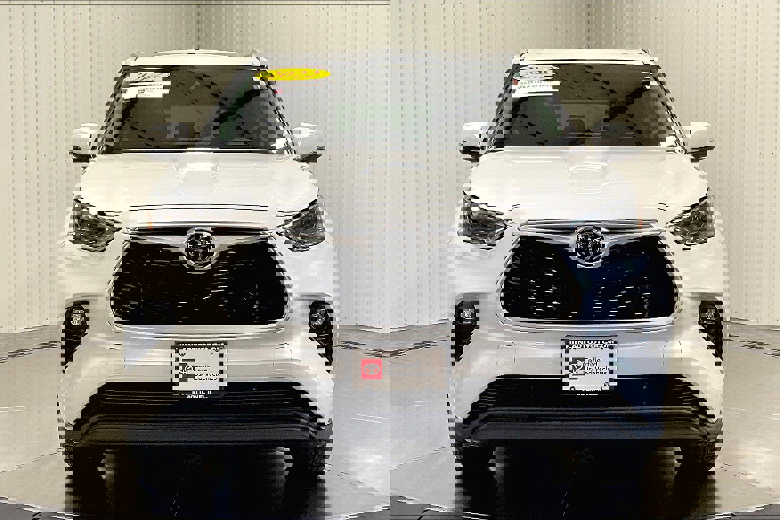 2022 Toyota Highlander XLE photo 2