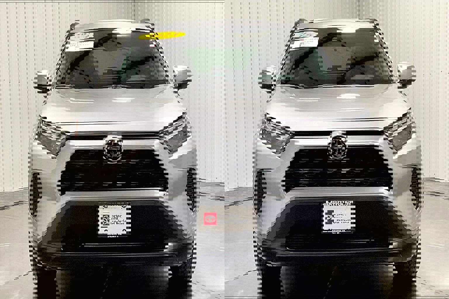 2023 Toyota RAV4 XLE photo 2