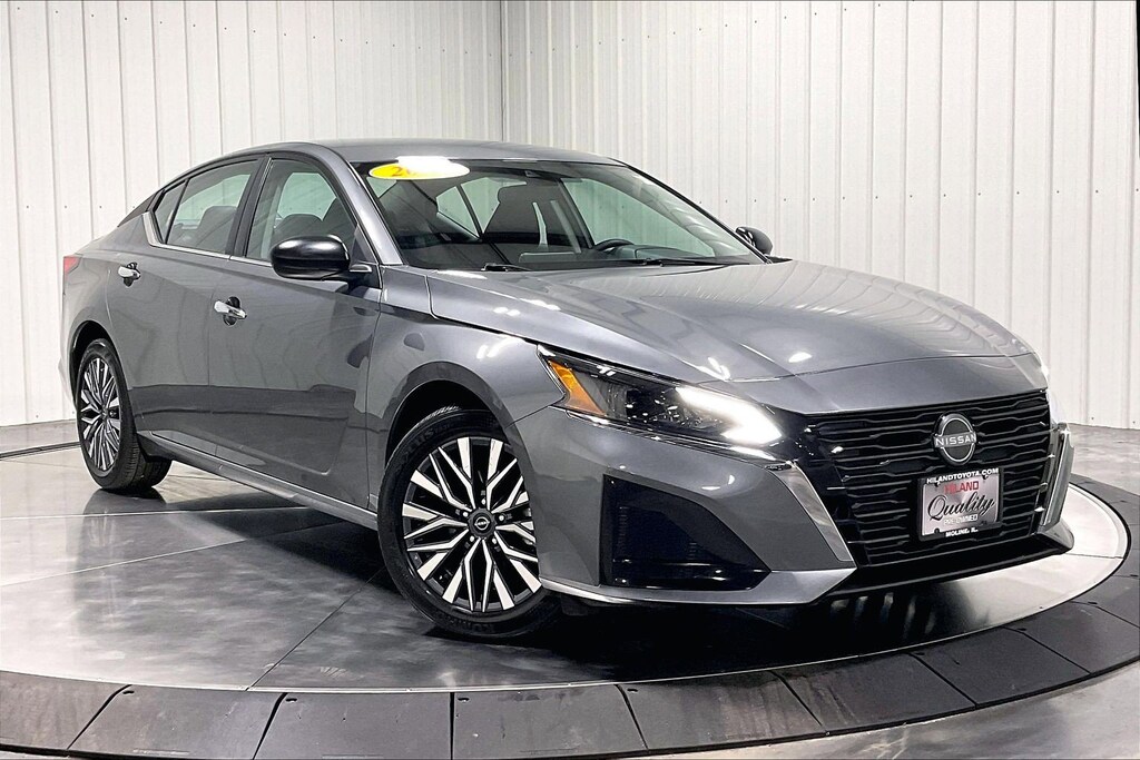 Used 2025 Nissan Altima SV Sedan
