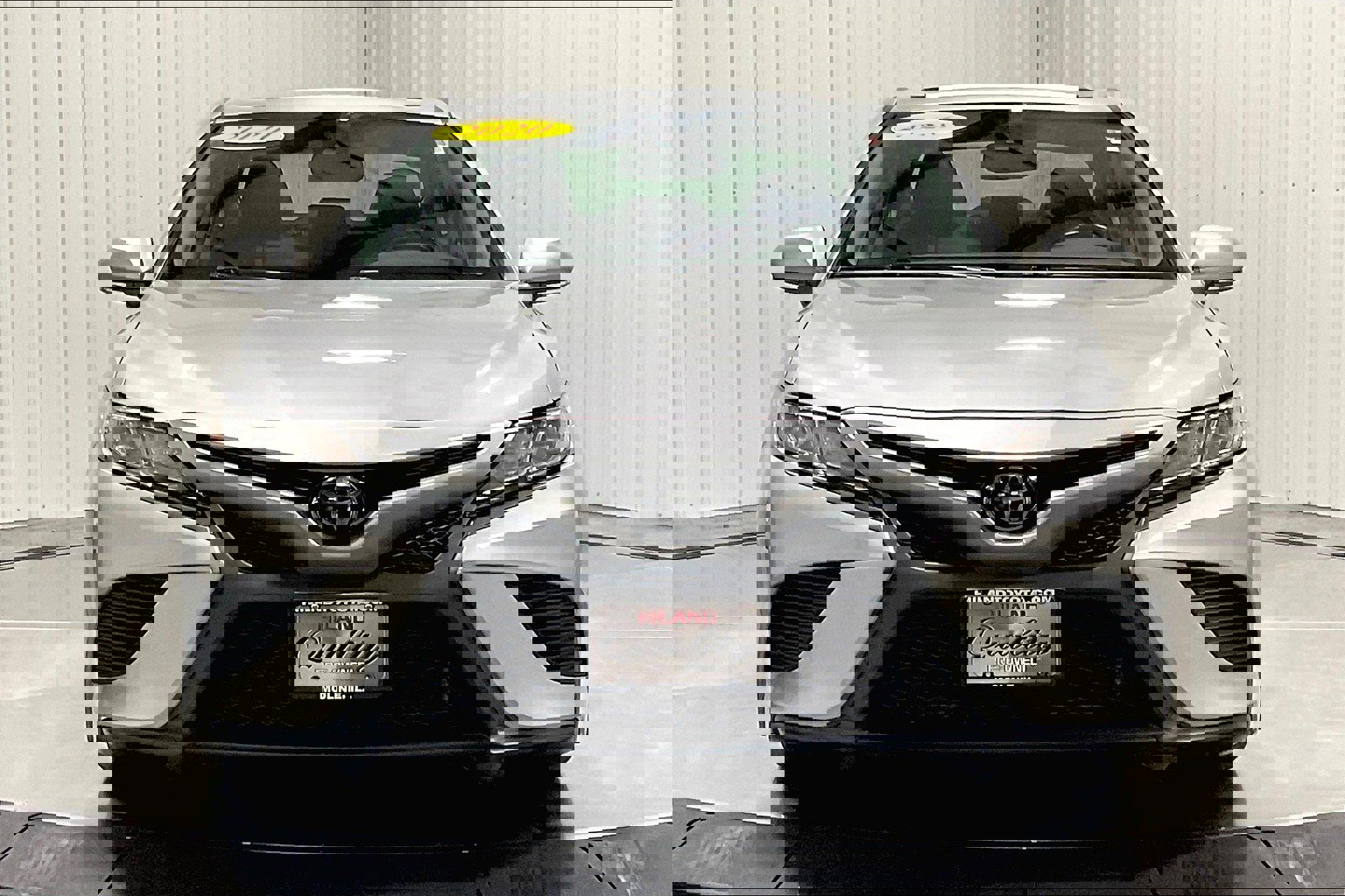 Used 2020 Toyota Camry SE with VIN 4T1J11AK6LU916939 for sale in Moline, IL