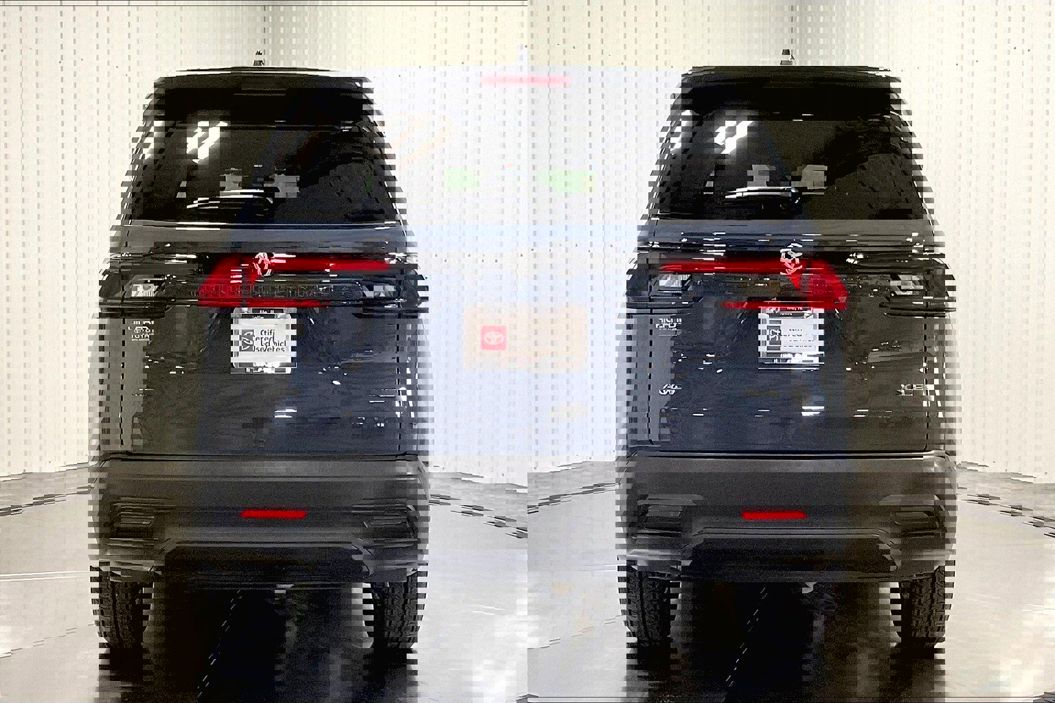 2025 Toyota Grand Highlander XLE photo 2