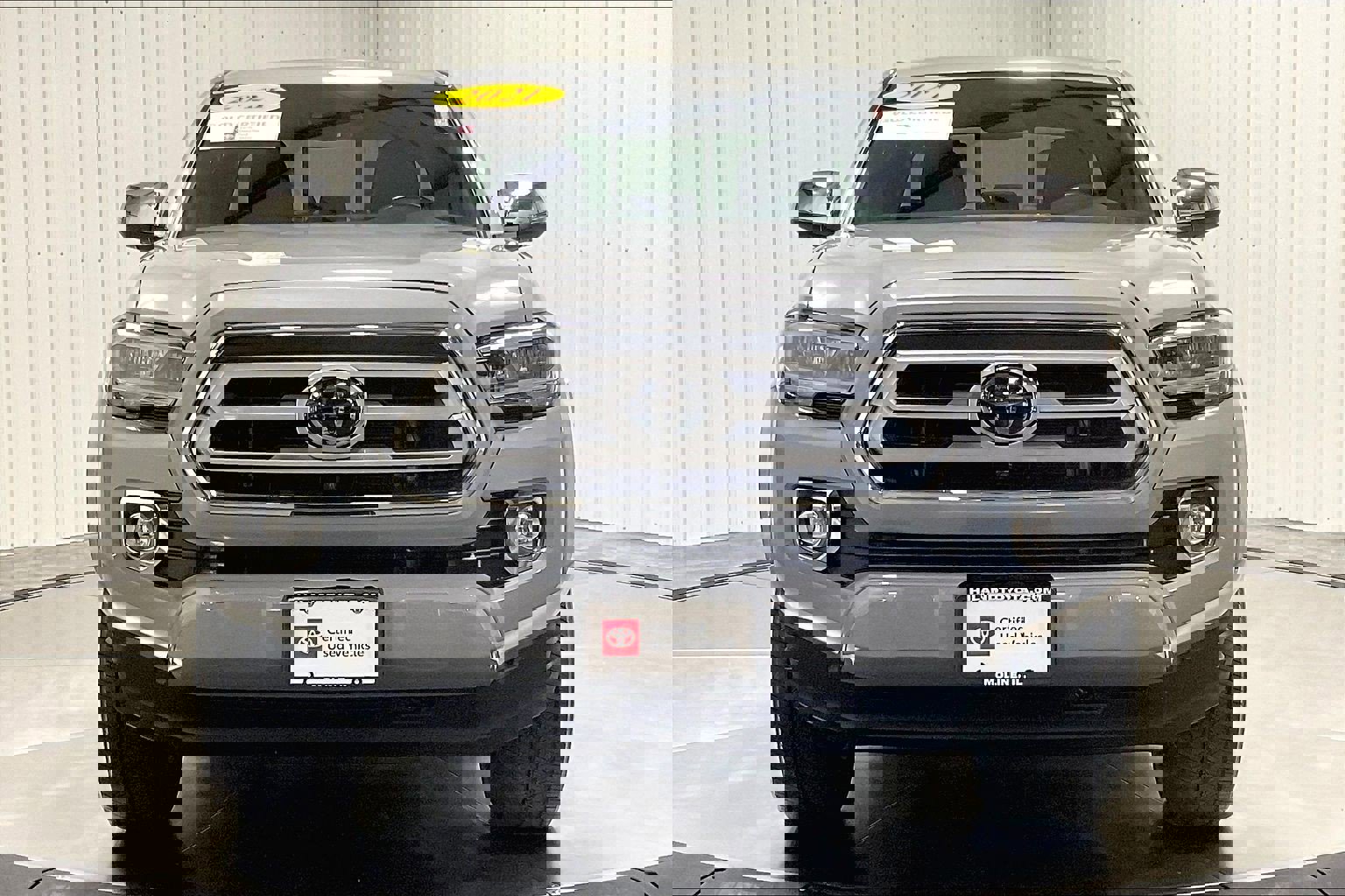 2021 Toyota Tacoma Limited V6 photo 2