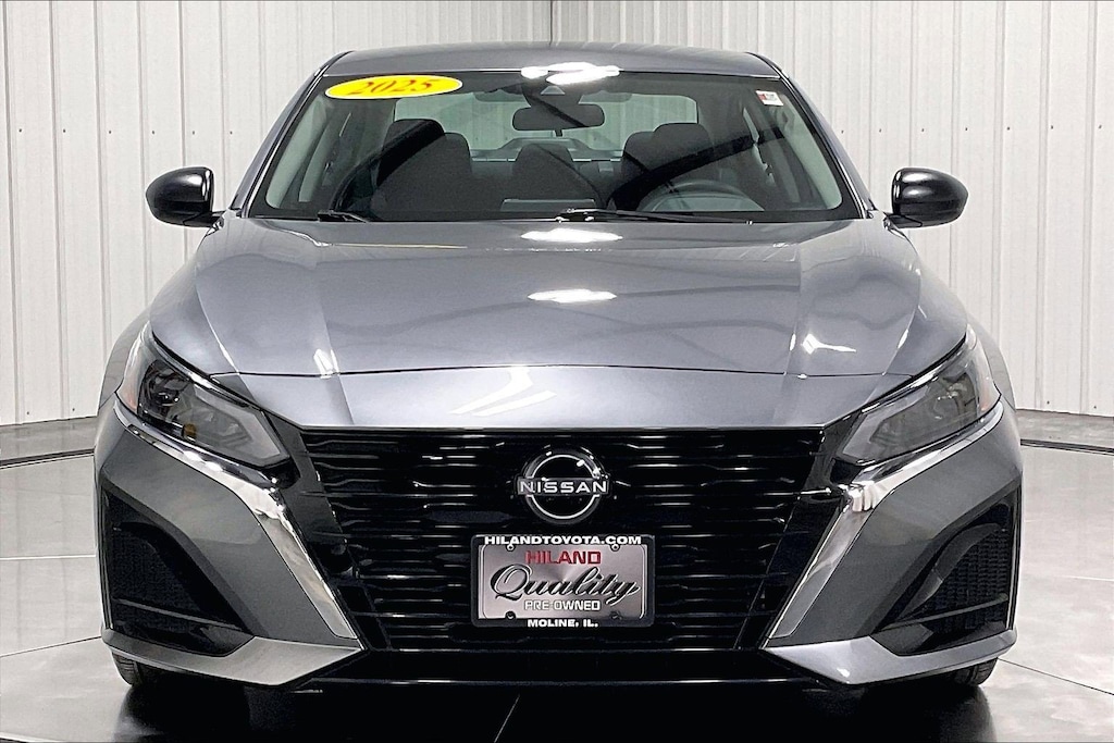 Used 2025 Nissan Altima SV Sedan