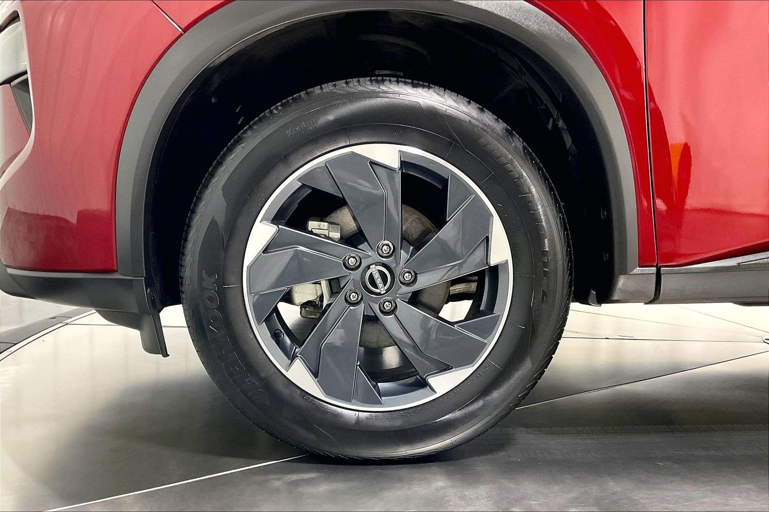2025 Nissan Rogue SV - Photo 8