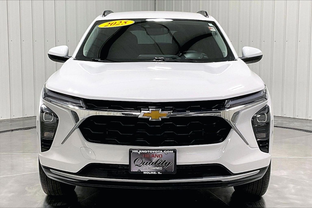 Used 2025 Chevrolet Trax LT SUV