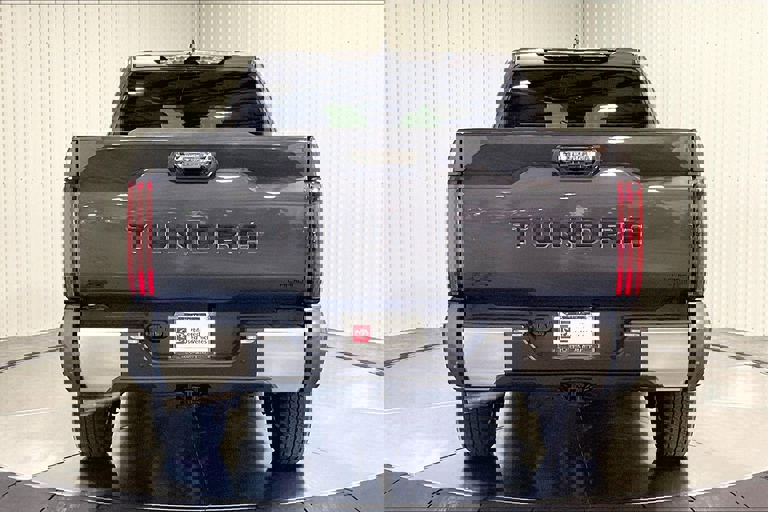 2025 Toyota Tundra Limited CrewMax photo 4