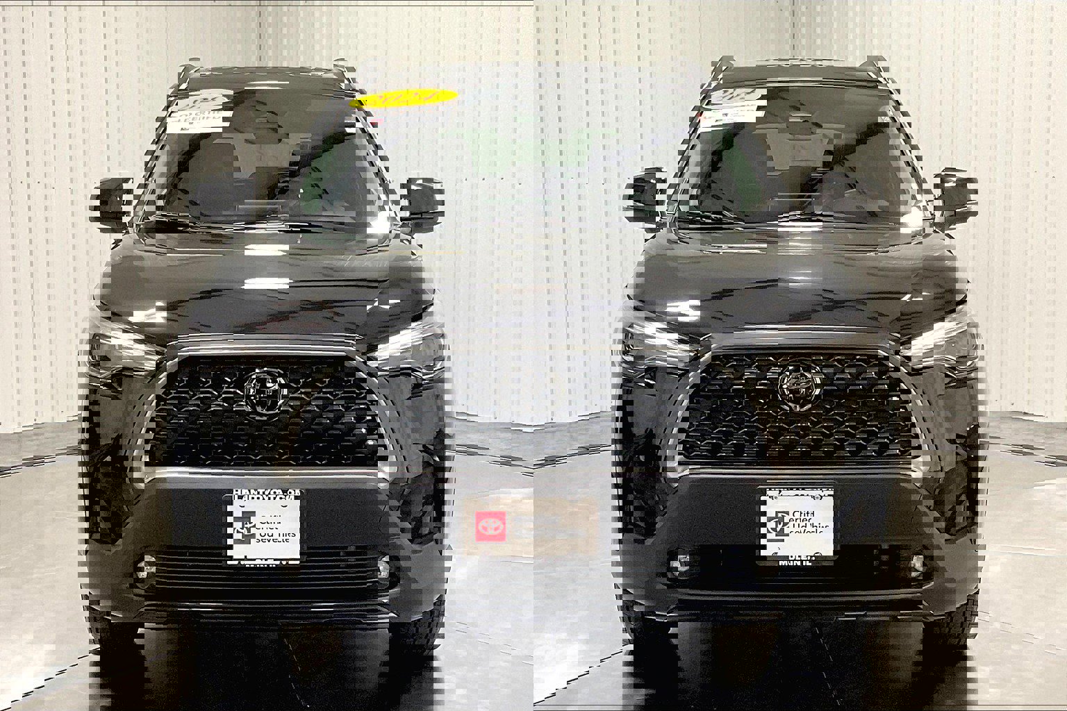 2024 Toyota Corolla Cross XLE photo 2