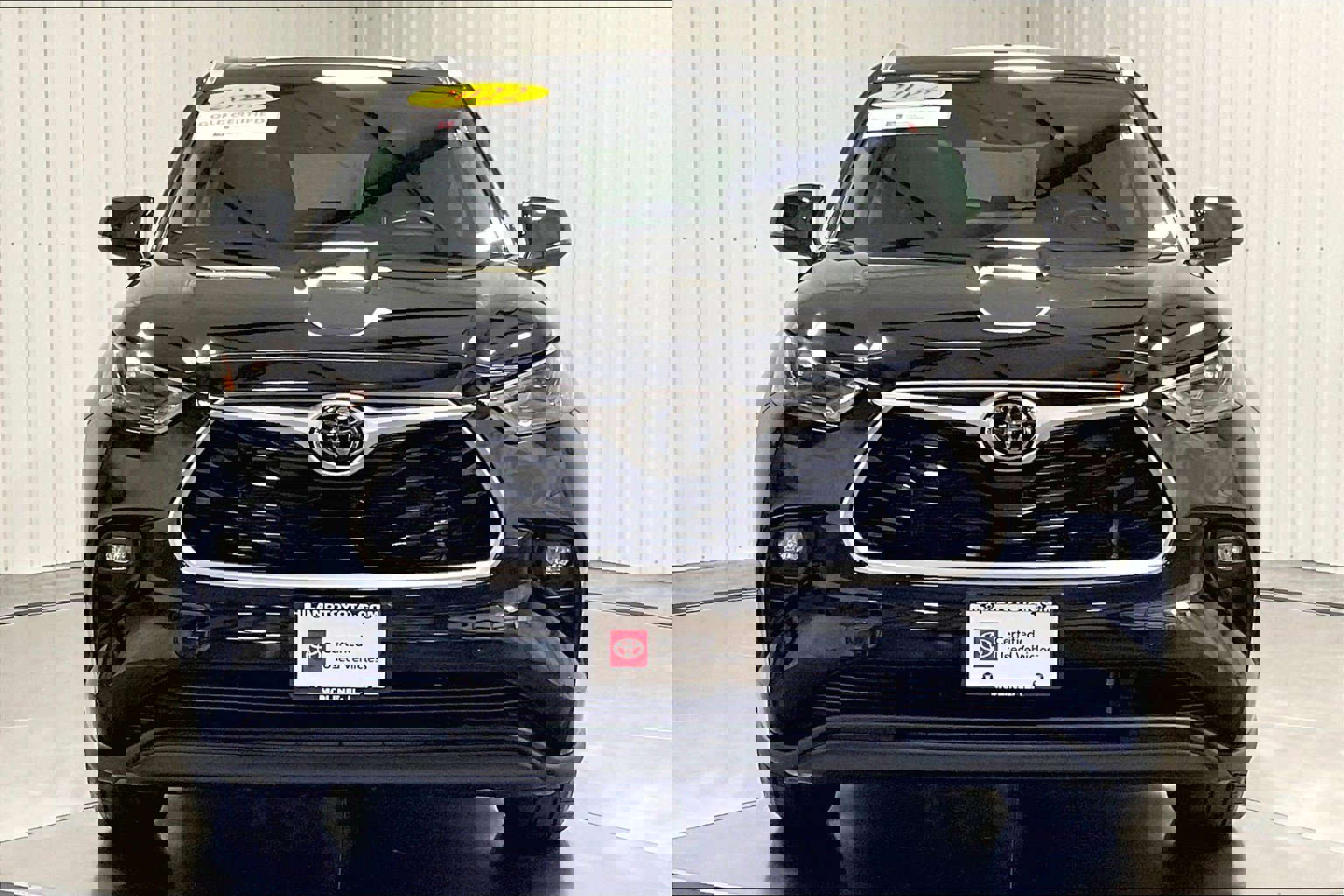 Certified 2022 Toyota Highlander XLE with VIN 5TDGZRBH8NS194874 for sale in Moline, IL
