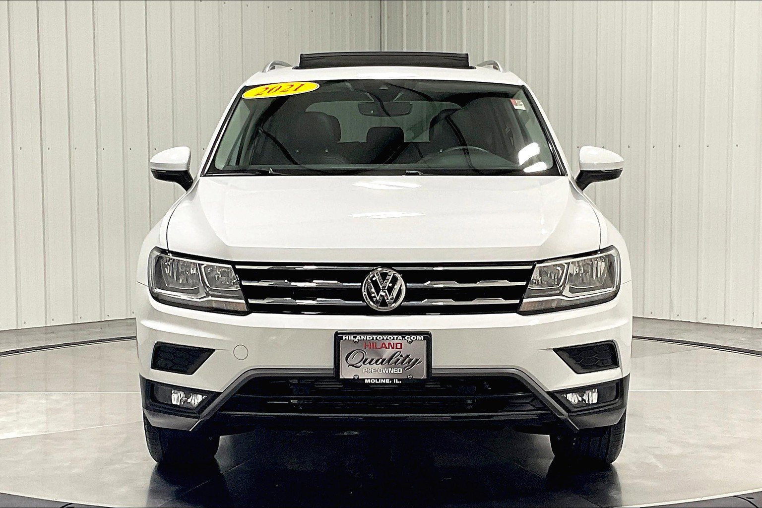 Used 2021 Volkswagen Tiguan SEL with VIN 3VV2B7AX1MM062938 for sale in Moline, IL