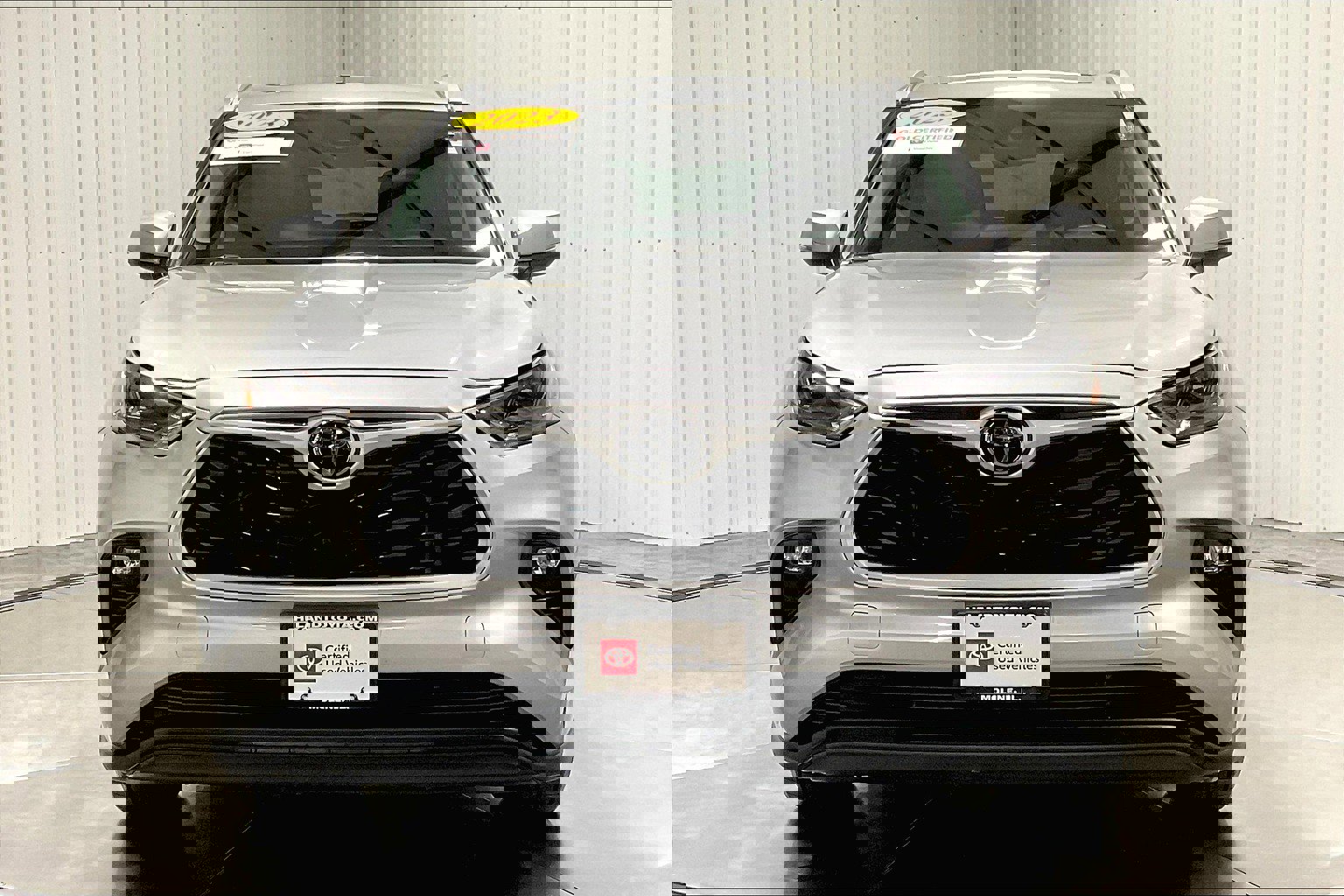 Certified 2023 Toyota Highlander XLE with VIN 5TDKDRBH3PS044988 for sale in Moline, IL