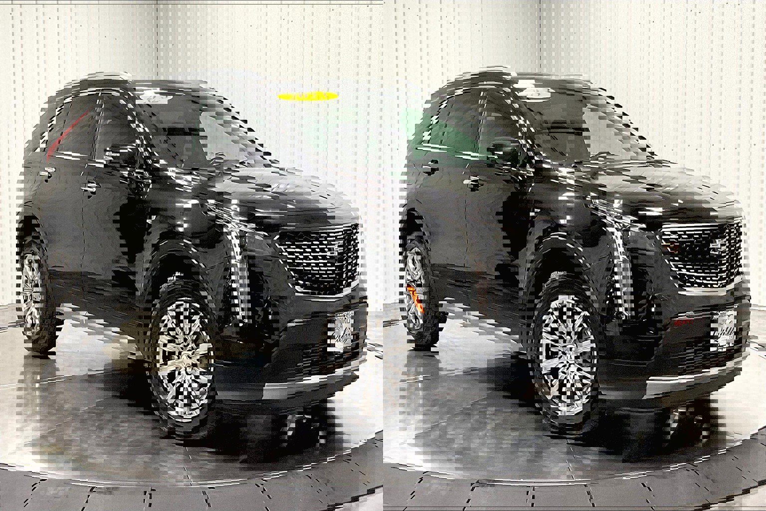 2023 Cadillac XT4 Premium Luxury photo 3