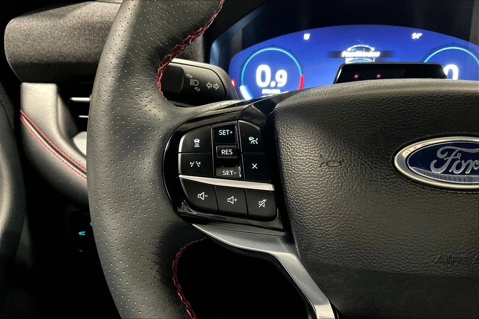 2025 Ford Explorer ST-LINE - Photo 18