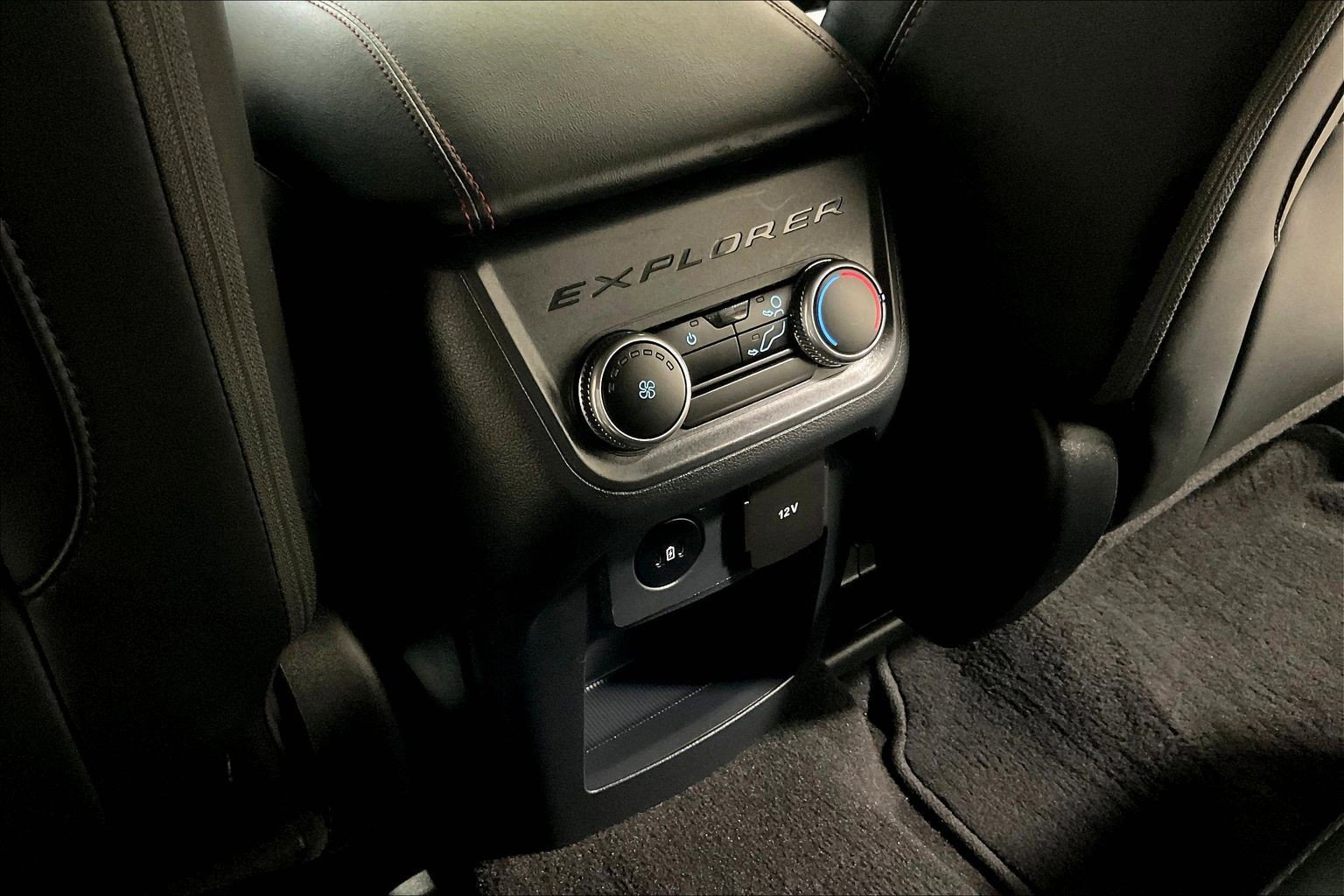 2025 Ford Explorer ST-LINE - Photo 34