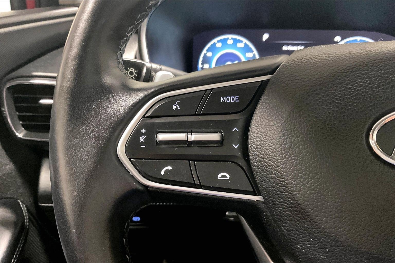 2023 Hyundai Santa Fe Limited - Photo 18