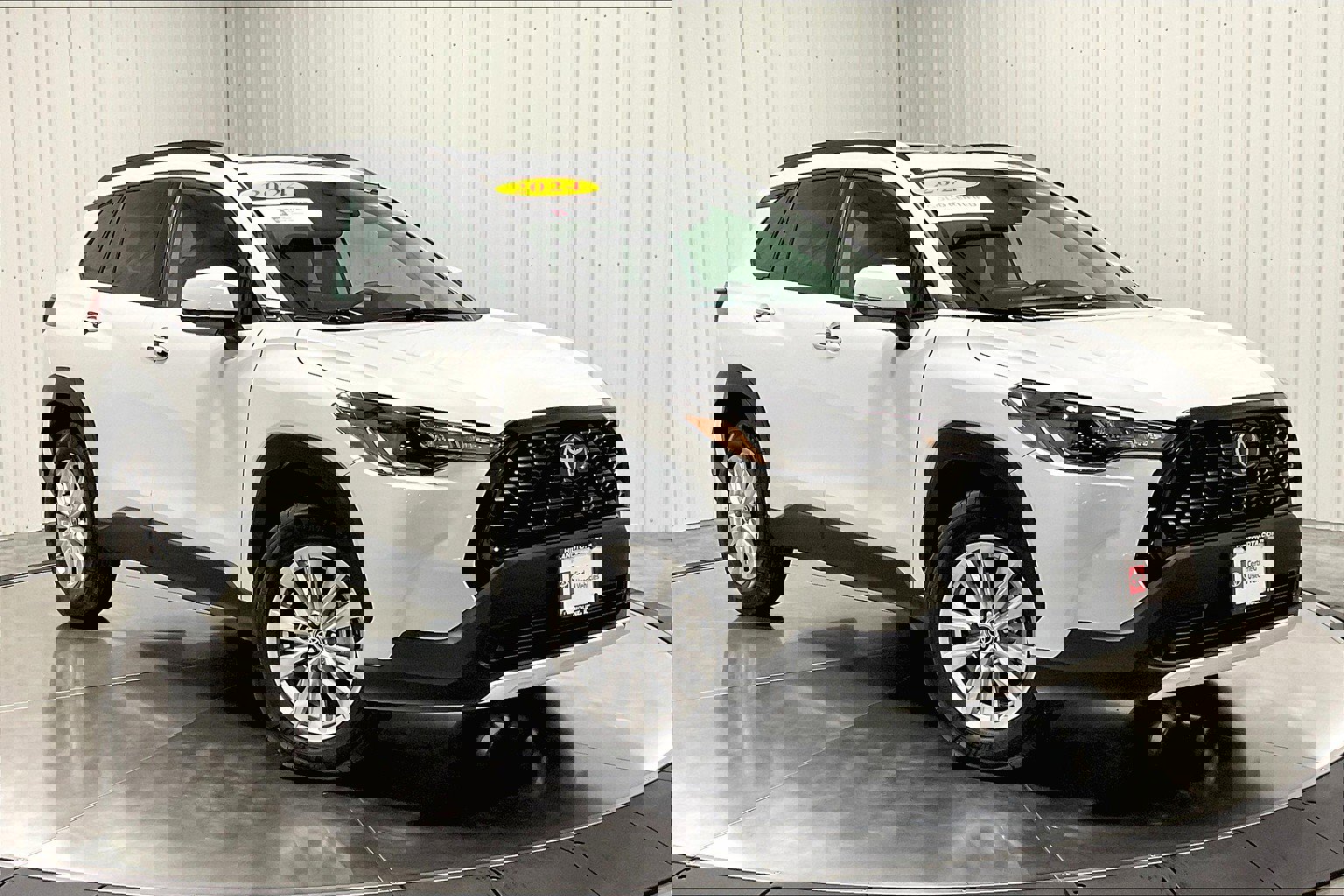 2024 Toyota Corolla Cross LE photo 3
