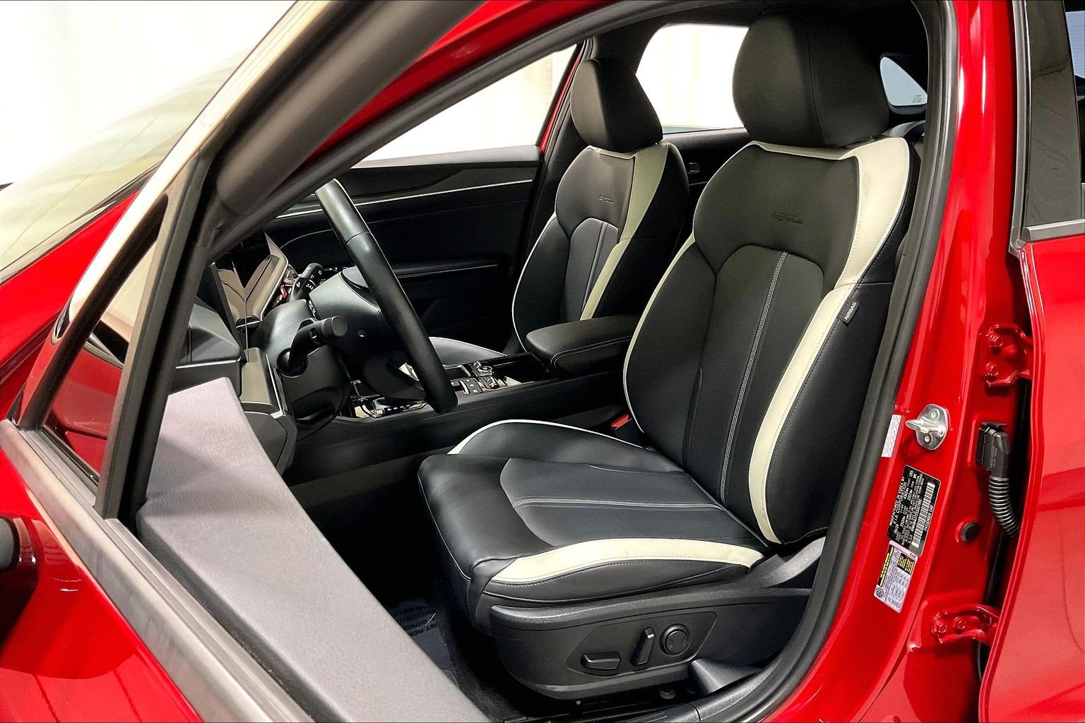 2025 Kia K5 GT-Line - Photo 25