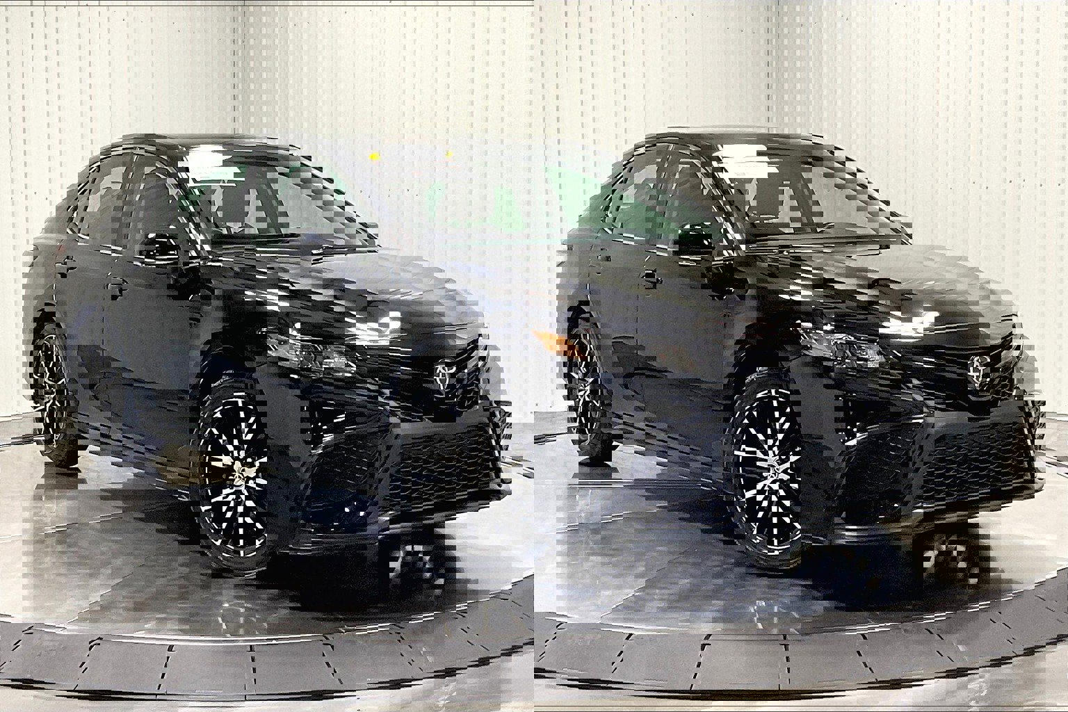 2024 Toyota Camry SE photo 3