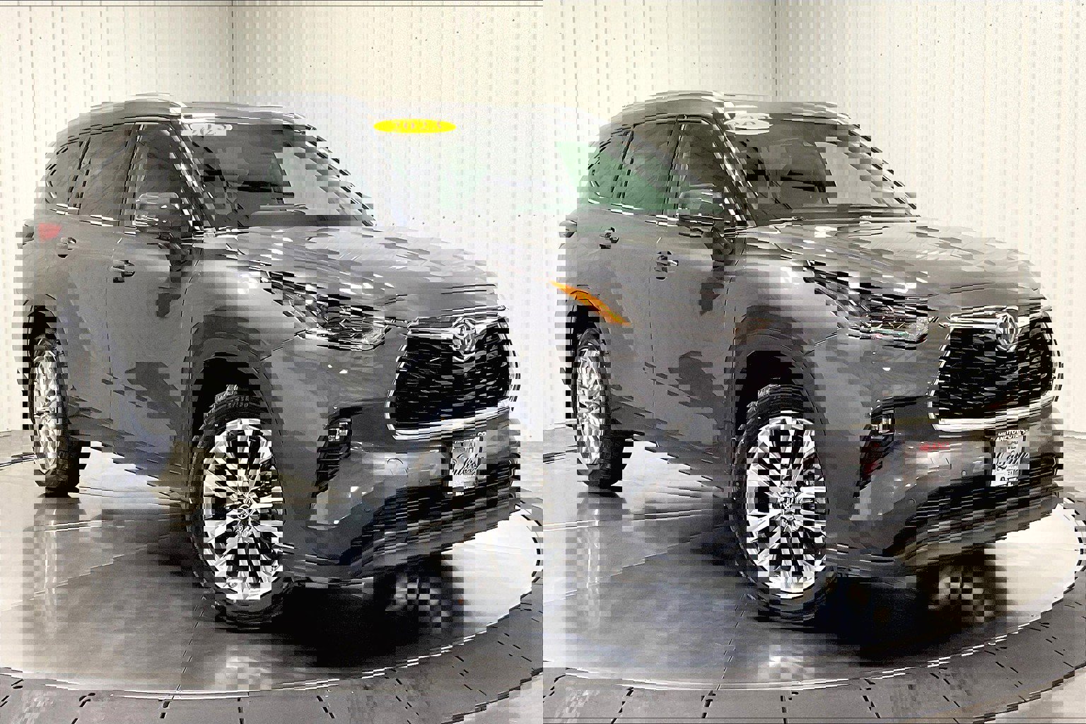 2023 Toyota Highlander LE photo 3