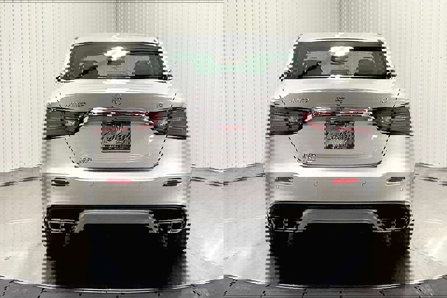 2023 Nissan Maxima SV photo 4