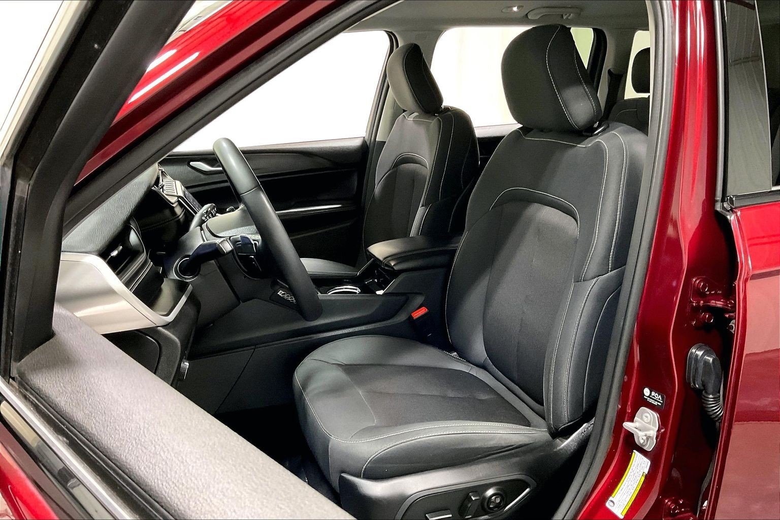 2023 Jeep Grand Cherokee Laredo - Photo 25