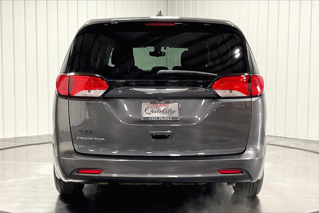 Used 2017 Chrysler Pacifica Touring Van