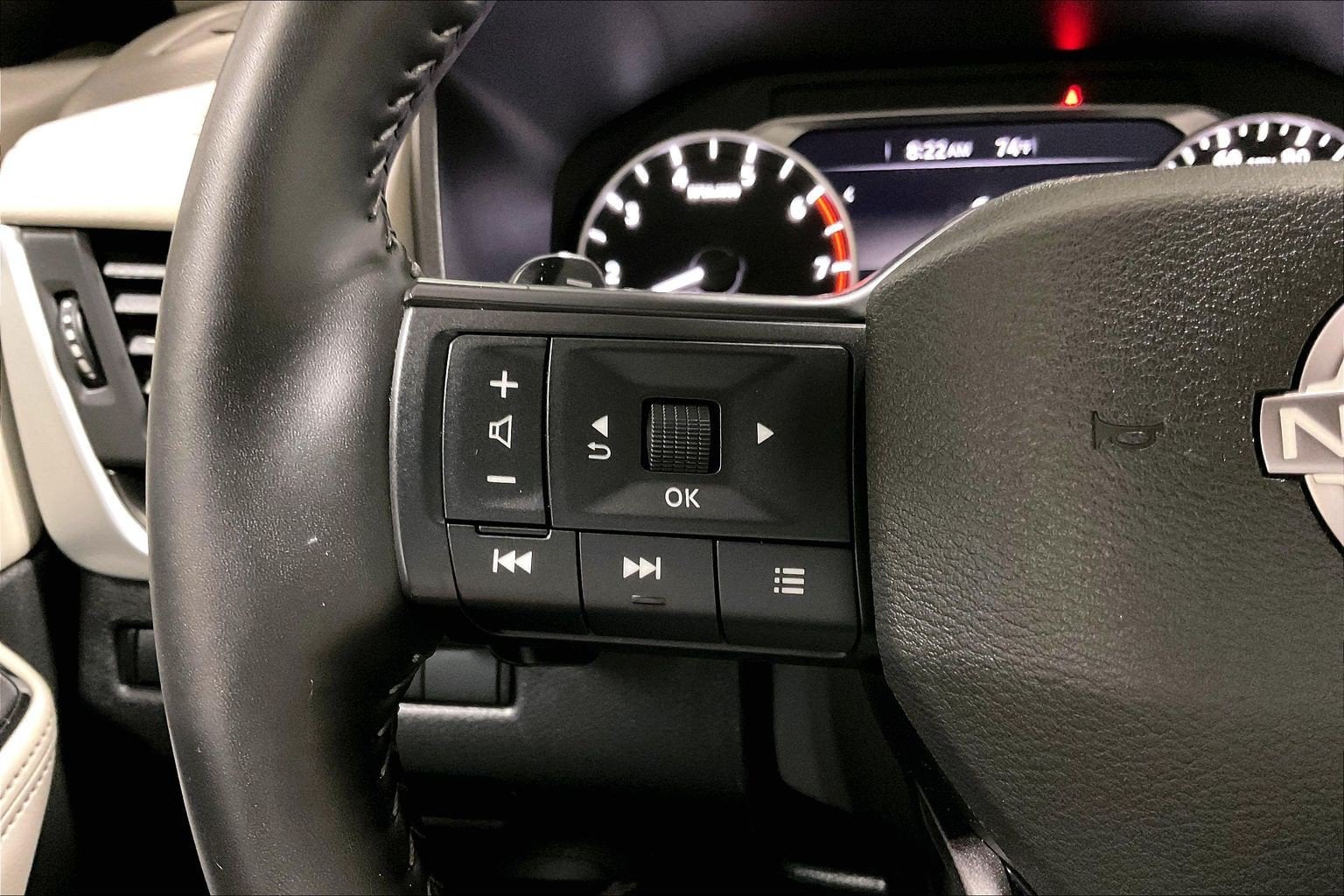 2025 Nissan Rogue SV - Photo 17