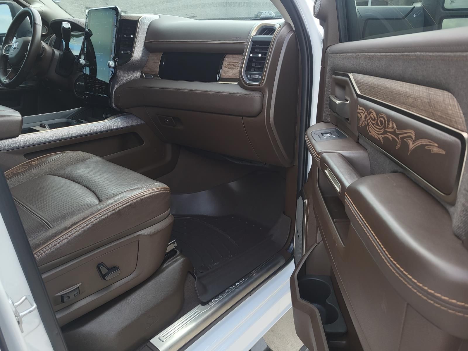 2025 RAM Ram 3500 Pickup Limited/Longhorn - Photo 8