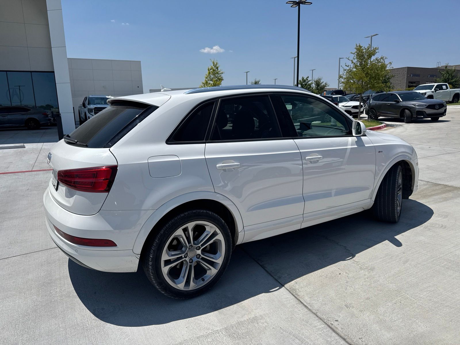 Used 2018 Audi Q3 Premium with VIN WA1BCCFSXJR035467 for sale in Fort Worth, TX