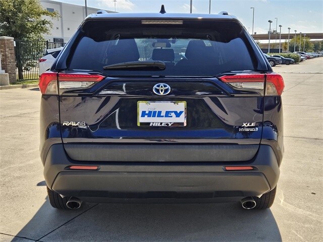 2020 Toyota RAV4 Hybrid XLE photo 2