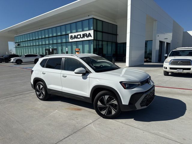 2025 Volkswagen Taos SE