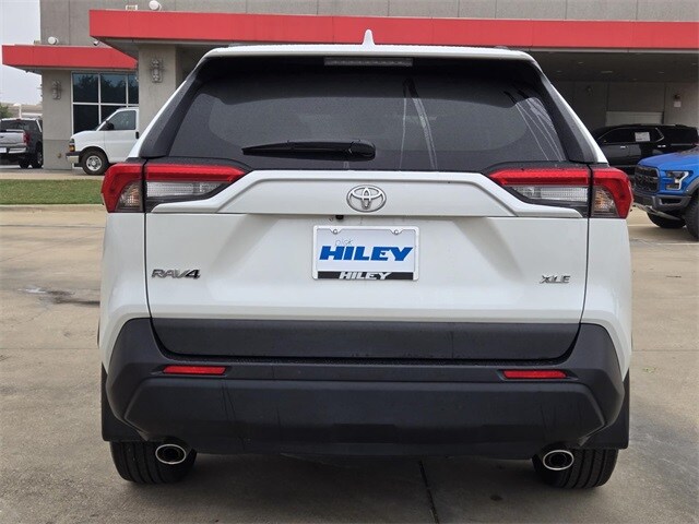 2023 Toyota RAV4 XLE Premium photo 4