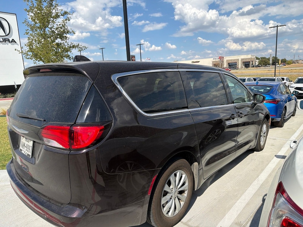 Used 2017 Chrysler Pacifica Touring Van