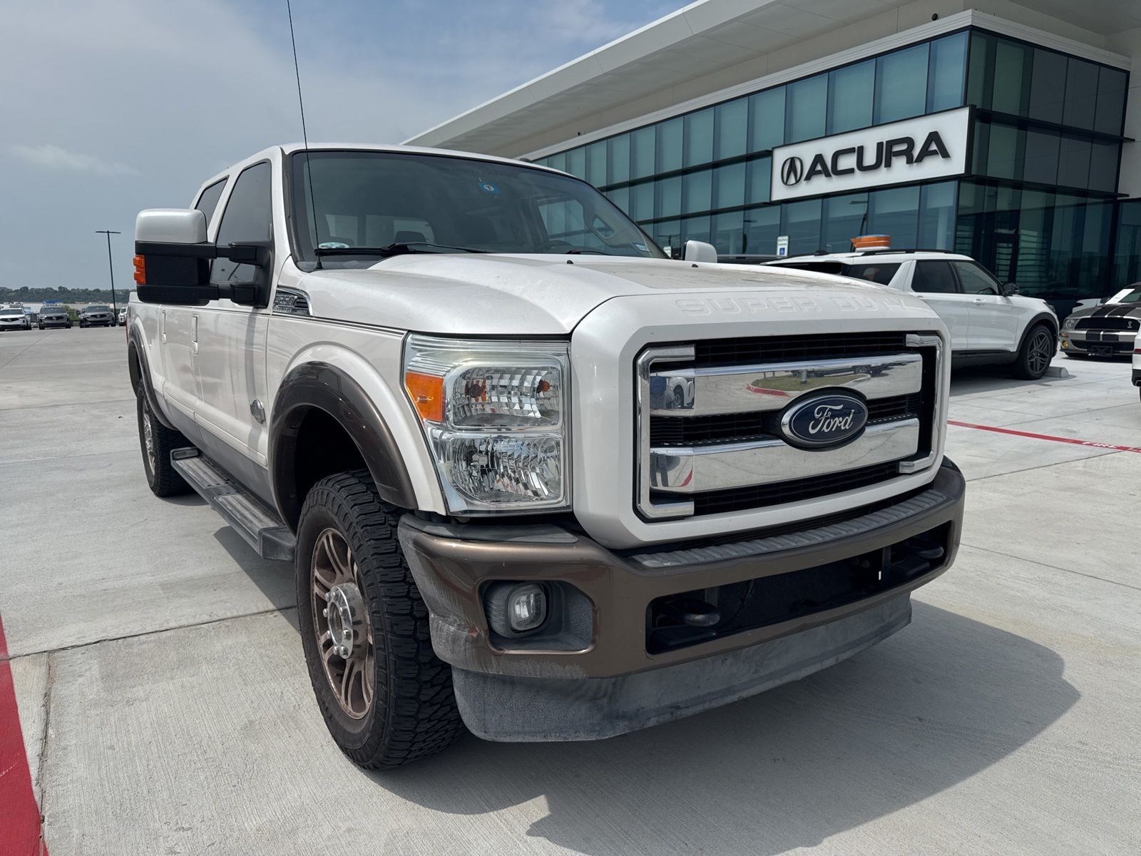 2015 Ford F-250 XLT 4x4 Crew Cab 172 in's photo