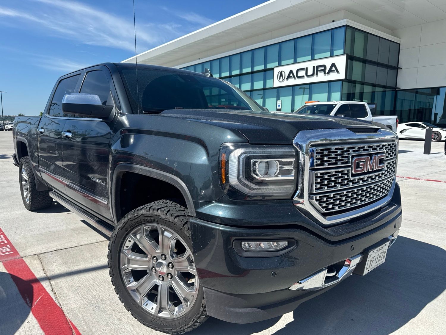 2018 GMC Sierra 4WD Crew Cab Short Box's photo