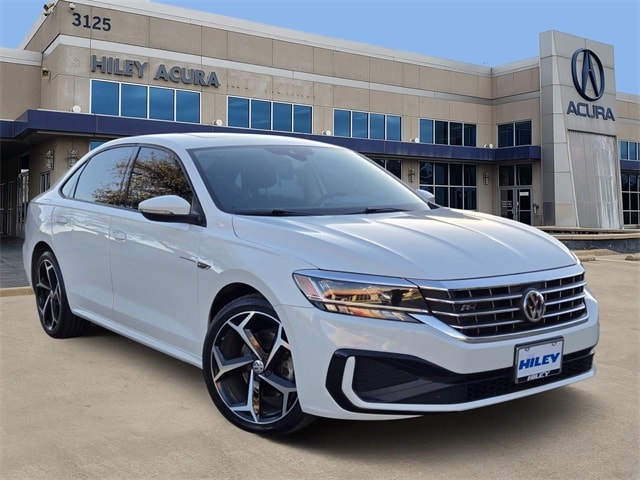 2020 Volkswagen Passat R-Line