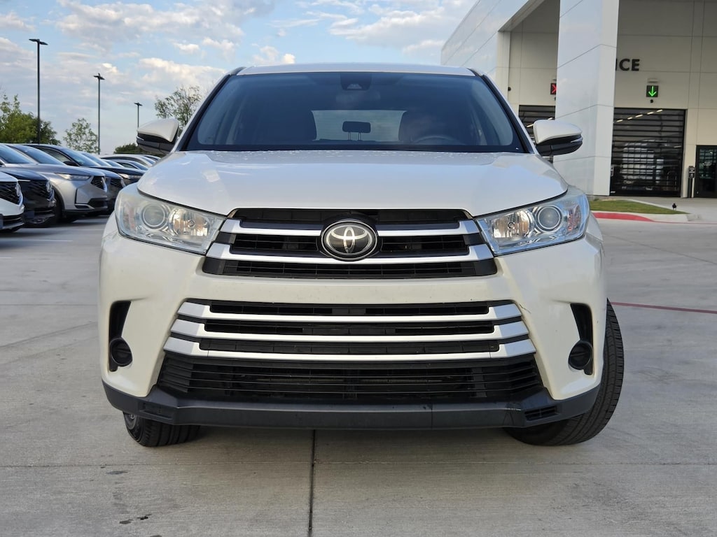 Used 2017 Toyota Highlander LE I4 SUV