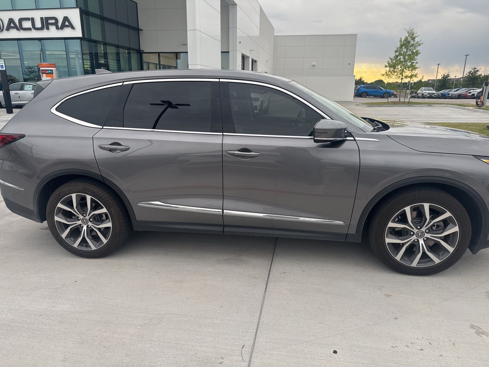 2024 Acura MDX SH-AWD w/Technology Package's photo