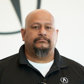 Staff member Jose Rangel from ID_4c76ea76dd24