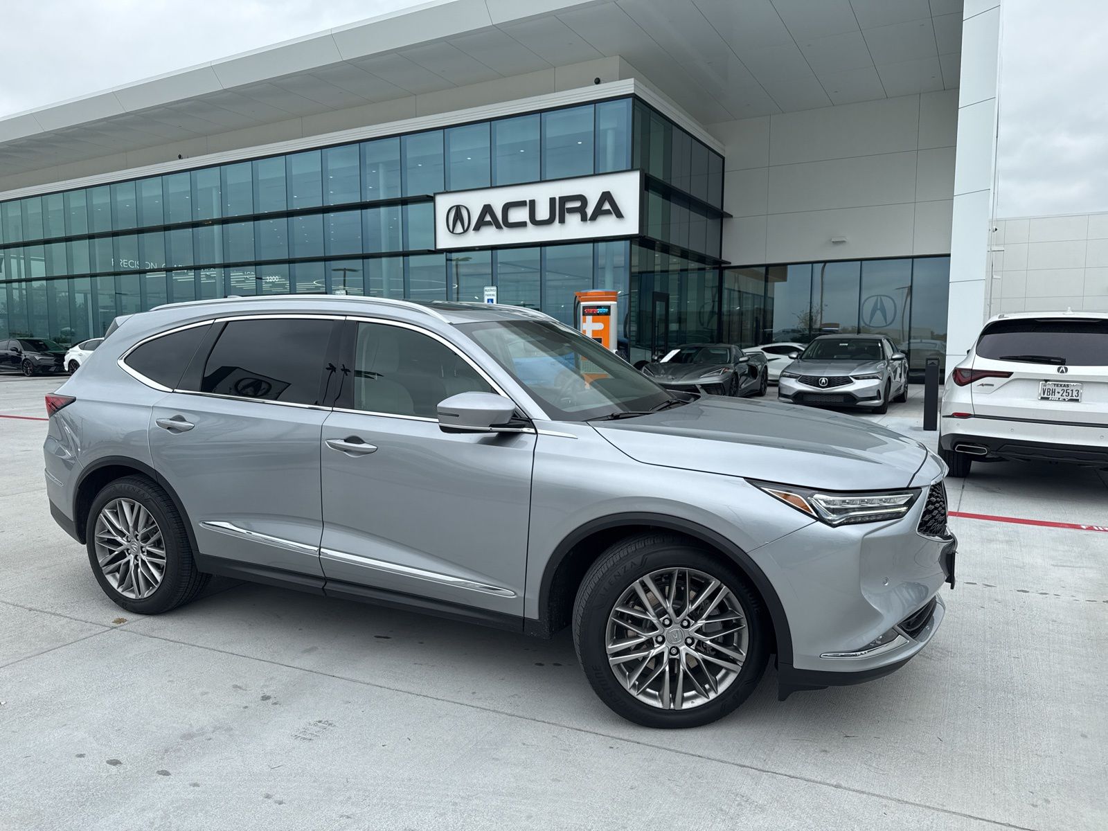 2024 Acura MDX SH-AWD w/Advance Package's photo