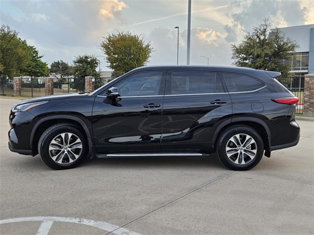 Used 2022 Toyota Highlander XLE SUV