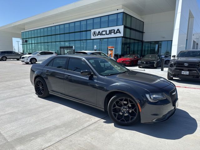 2019 Chrysler 300 Touring
