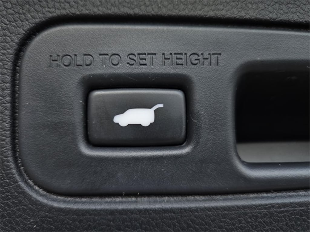 Used 2025 Honda Pilot SUV