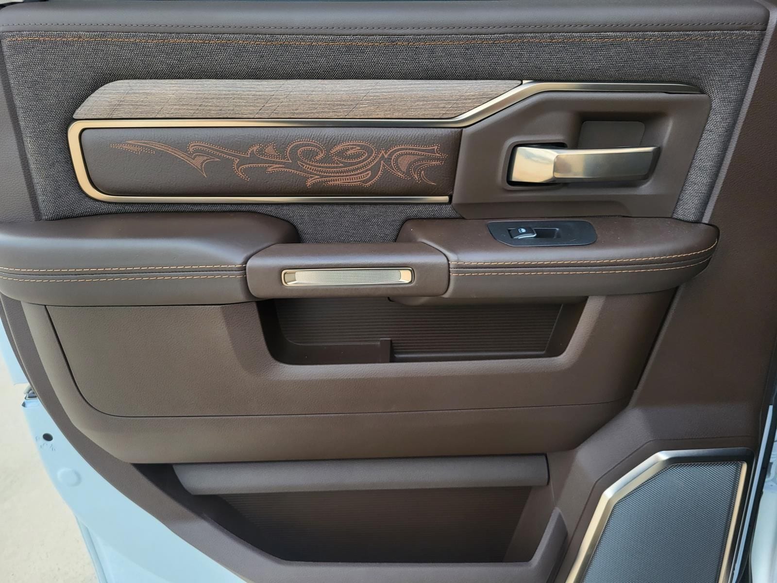 2025 RAM Ram 3500 Pickup Limited/Longhorn - Photo 9