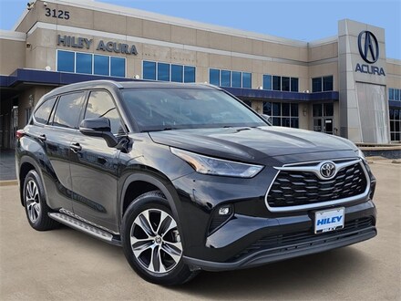 2022 Toyota Highlander XLE SUV