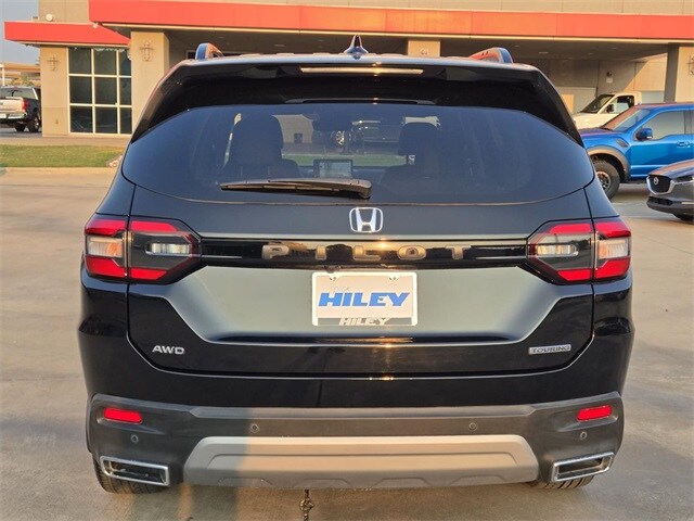 2023 Honda Pilot Touring photo 2