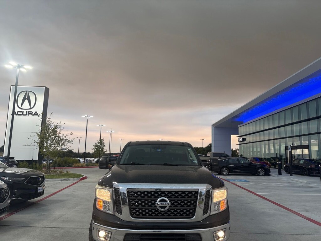 Used 2017 Nissan Titan XD SV Gas Truck Crew Cab