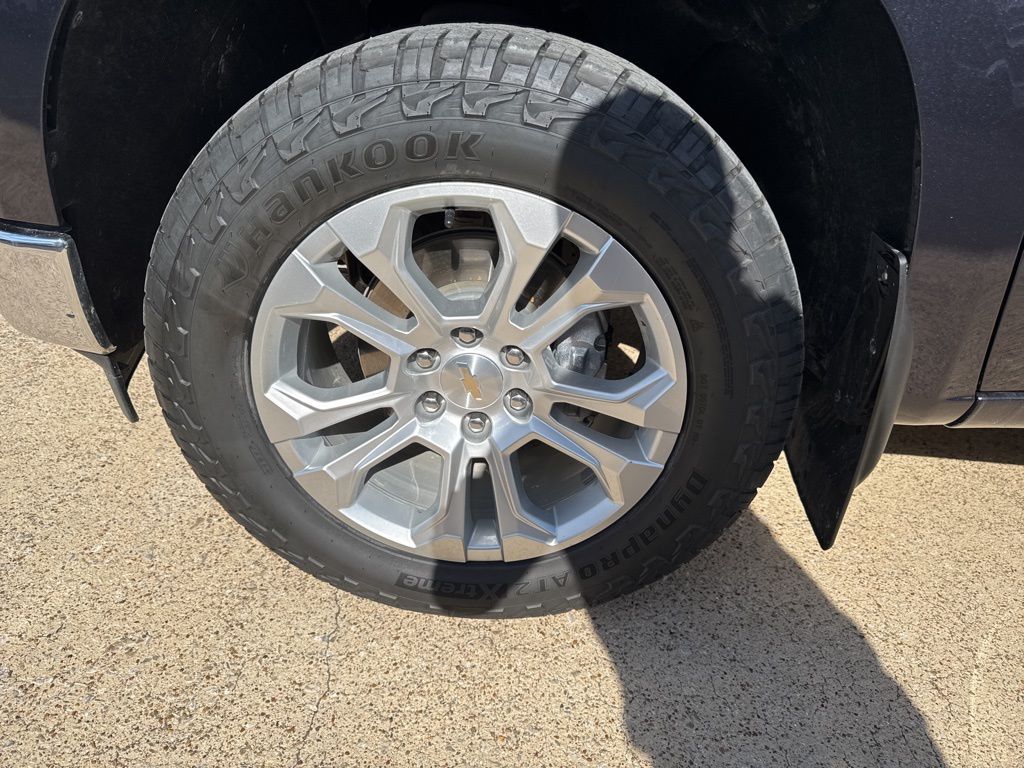 2023 Chevrolet Silverado 1500 LTZ photo 4