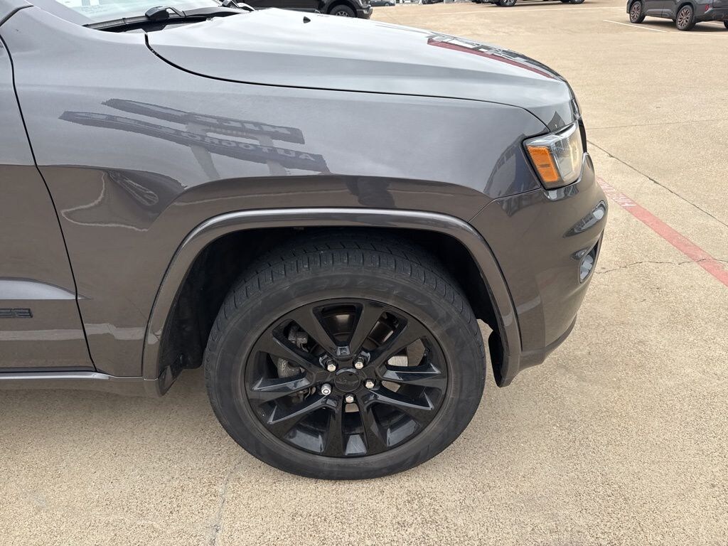 Used 2021 Jeep Grand Cherokee Laredo SUV